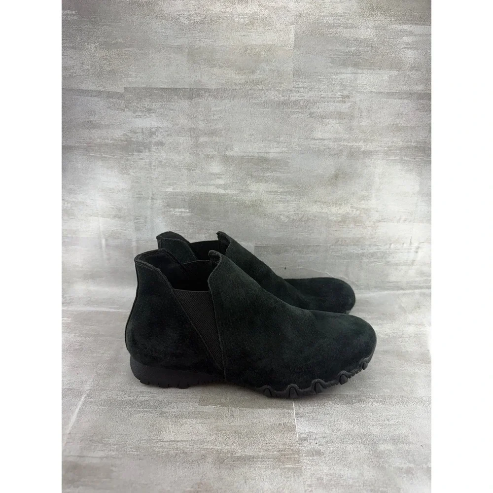 Skechers Relaxed Fit Black Suede Ankle Booties 49602 Women Sz 7 Air-Cooled Foam